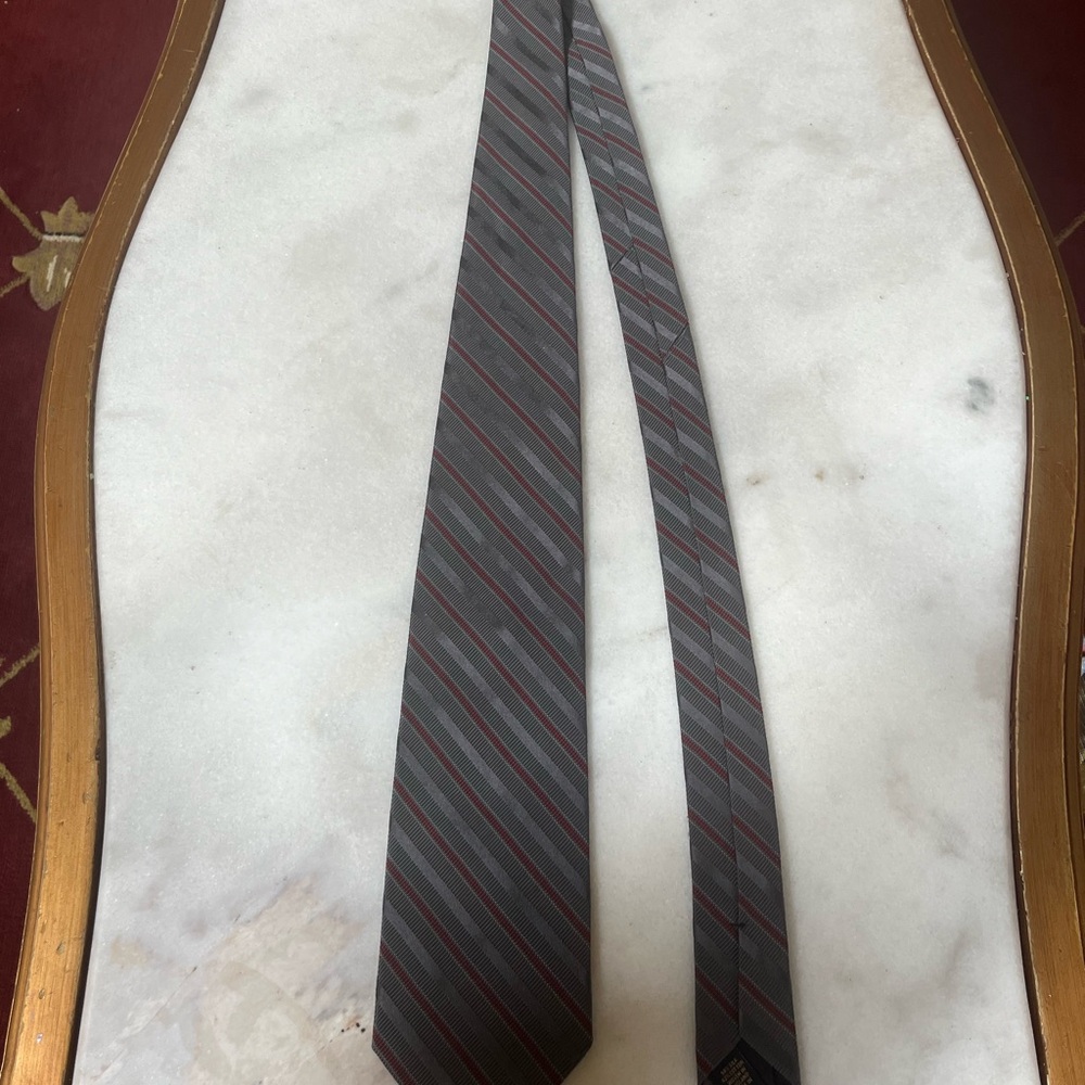 Grey and red tie Brooks brothers